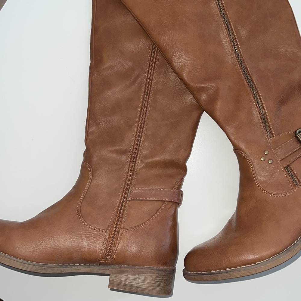 New Spring Boots ๐ - Picture 2 of 3